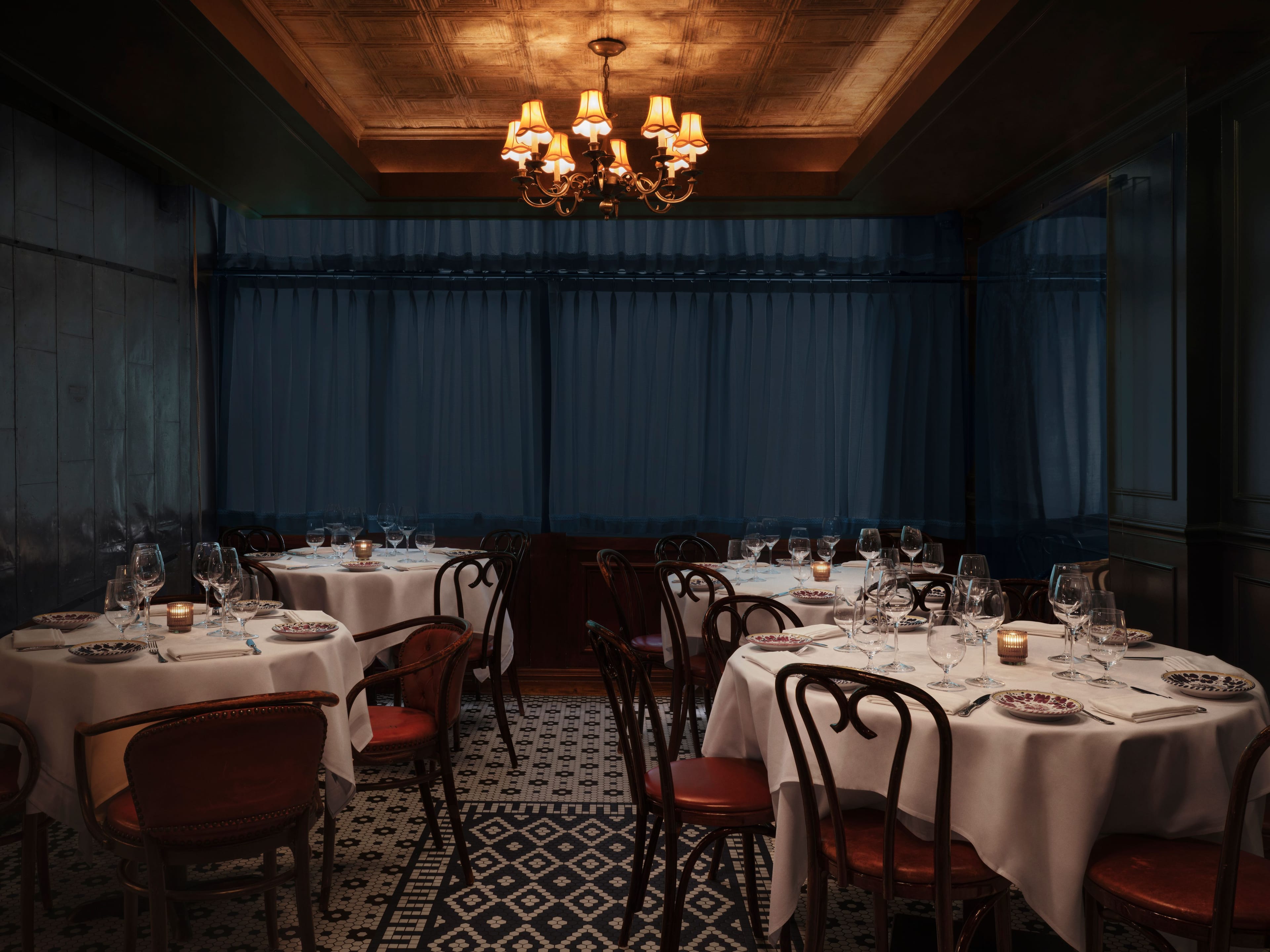 Carbone Front Room